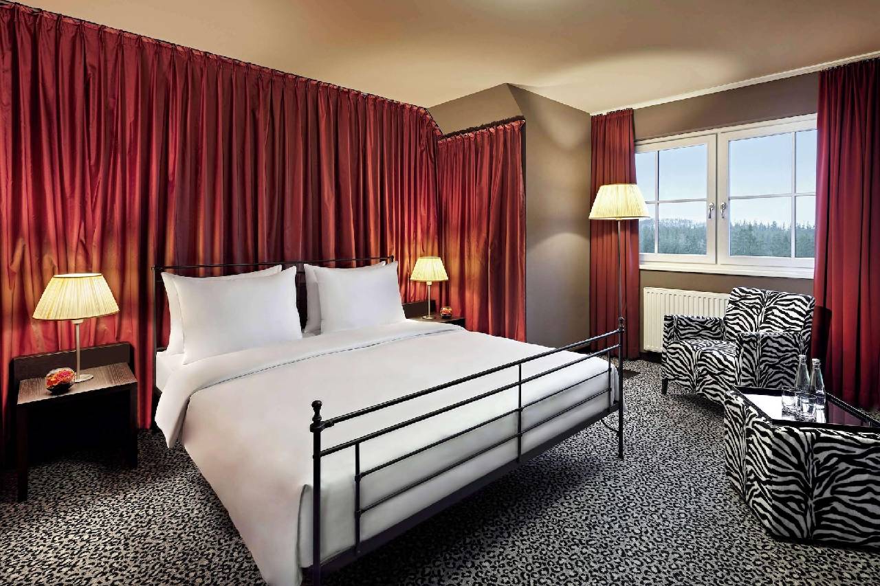Guest room