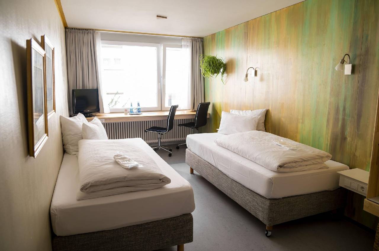 Guest room