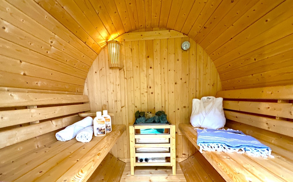 Private spa tub