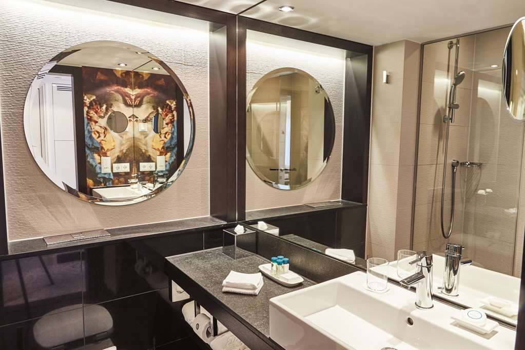 MUC1_Superior Single Room 2.jpg