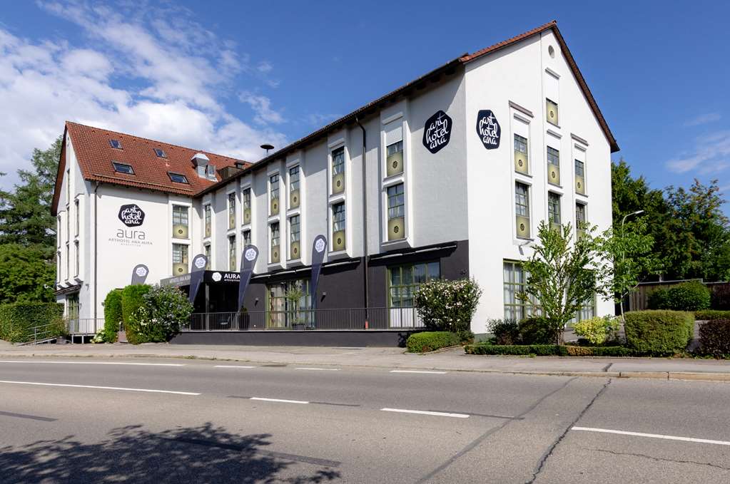 Arthotel ANA Aura Front View
