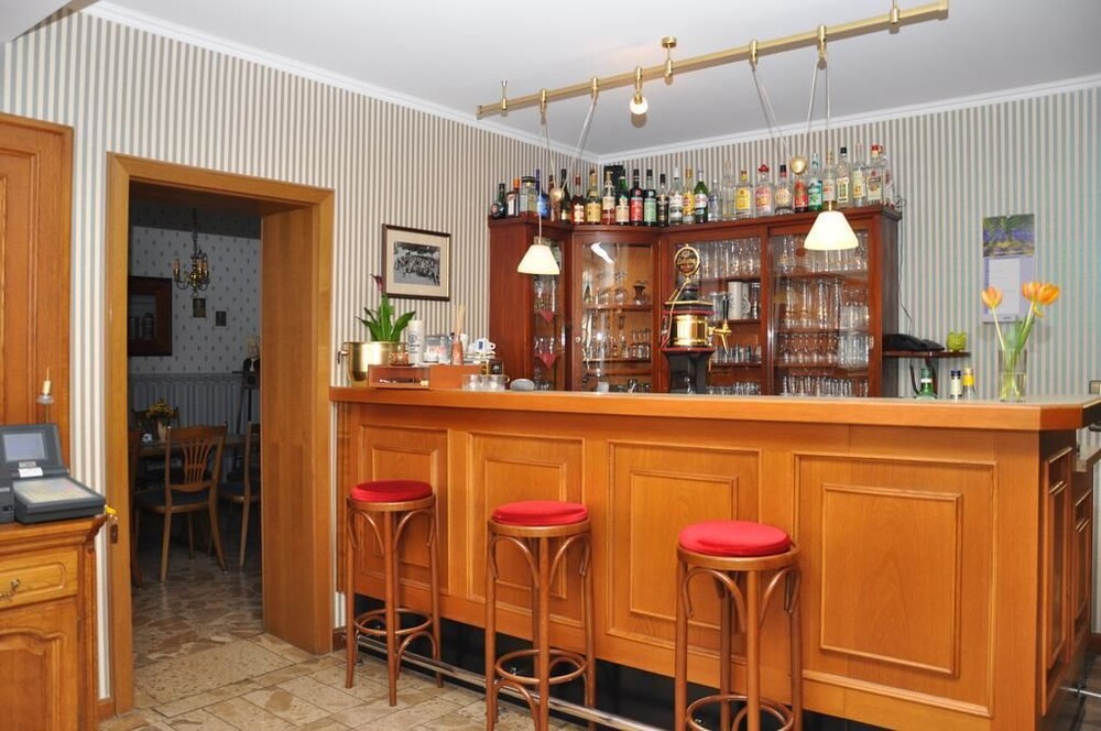 Hotel Bar