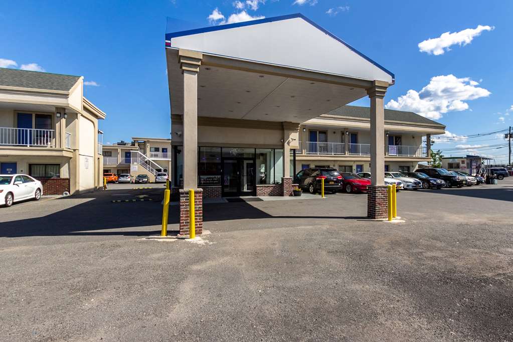 Motel 6 Elizabeth NJ Newark Liberty Intl Airport - photo 2
