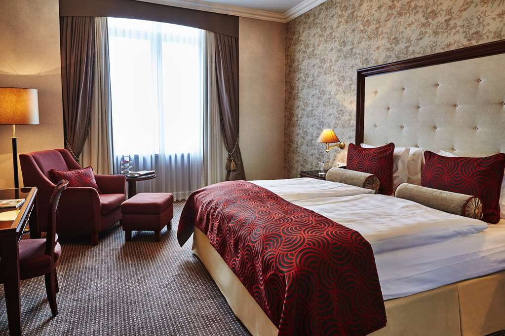 Steigenberger Frankfurter Hof, Frankfurt, Germany - Superior room