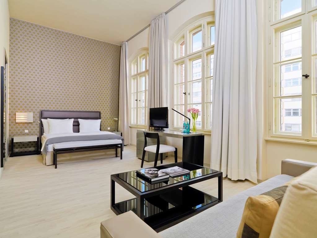 Junior Superior Loft