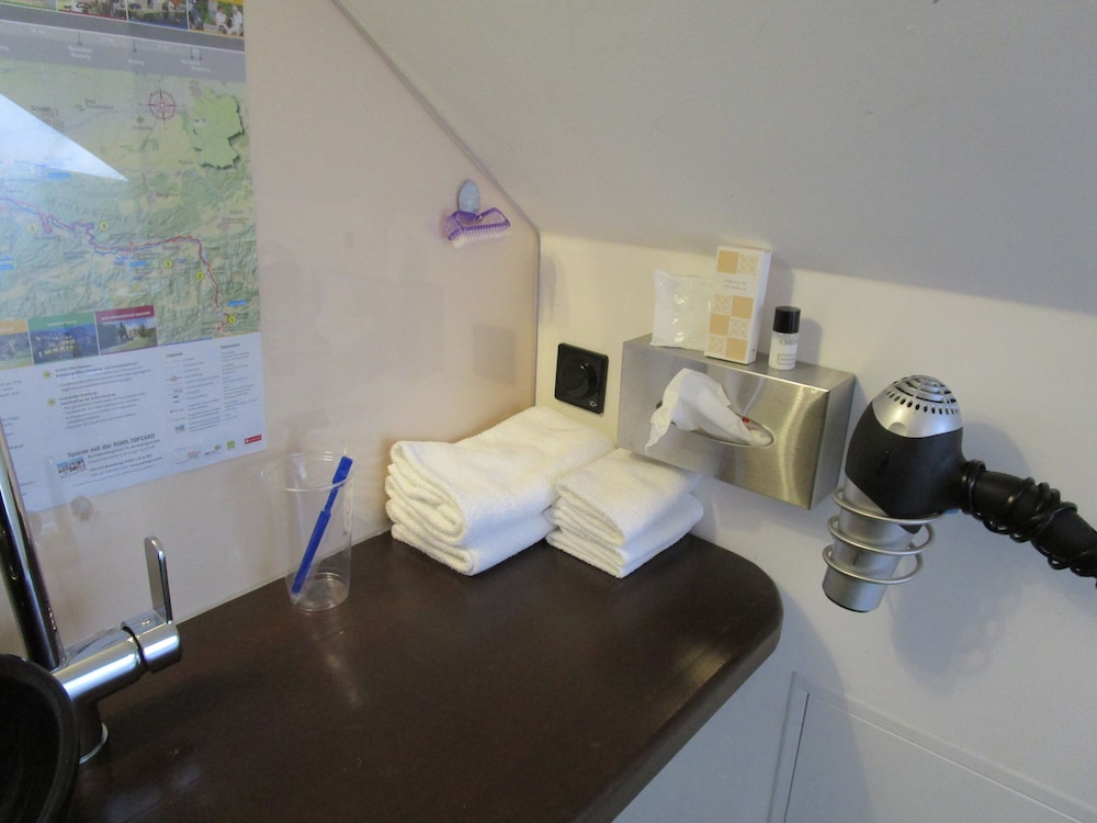 Bathroom amenities