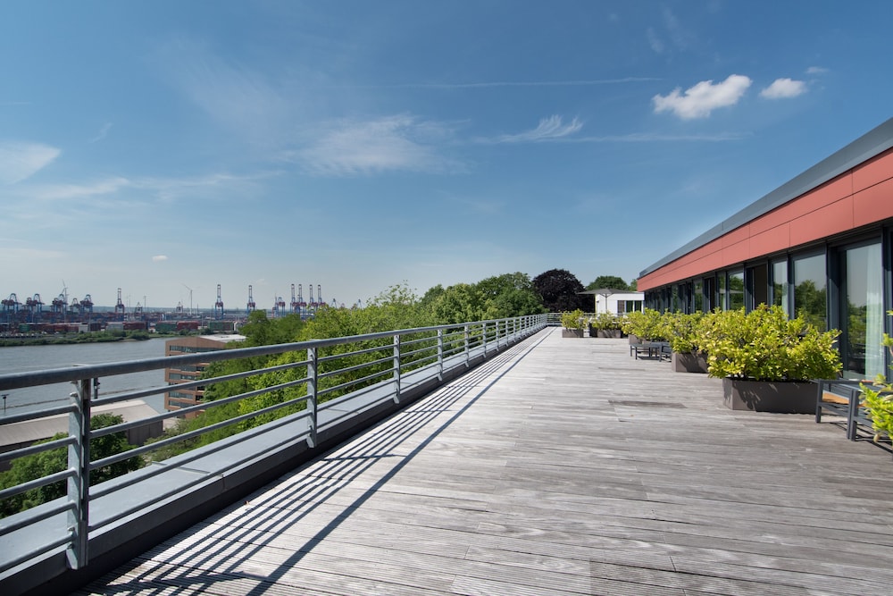 Sundeck