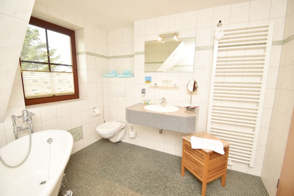 Bathroom amenities