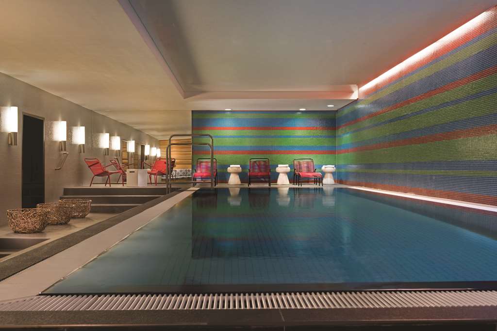 adina apartment hotel berlin mitte pool