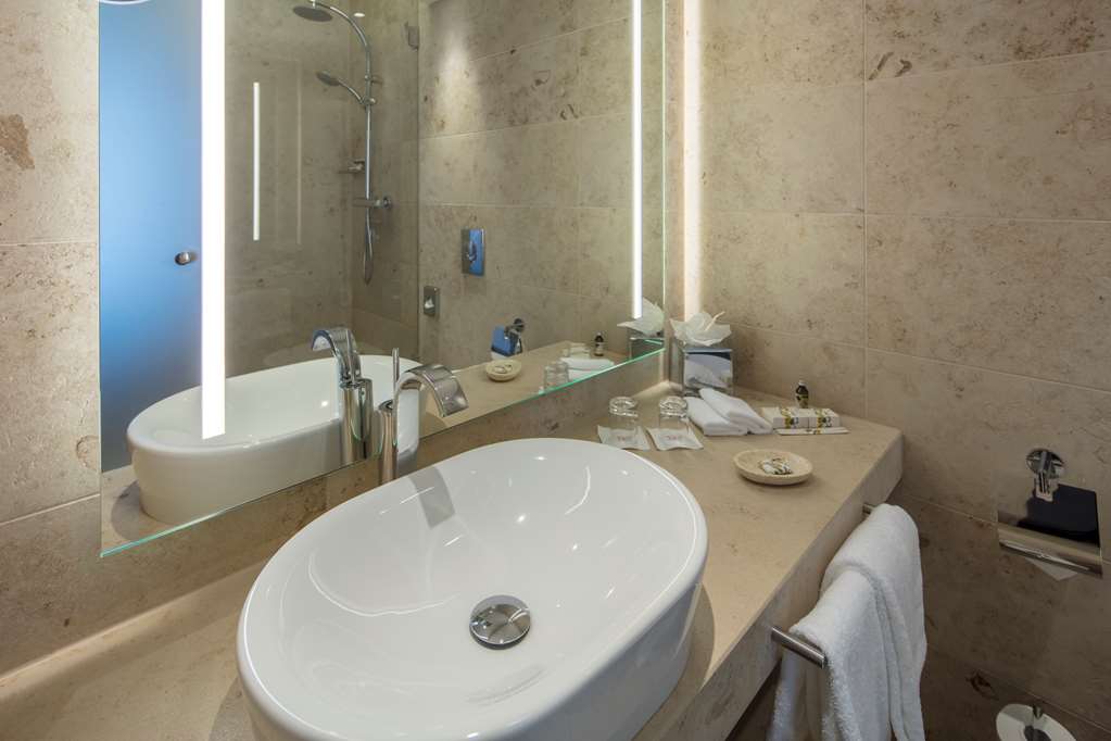 Standard Doppelzimmer Badezimmer