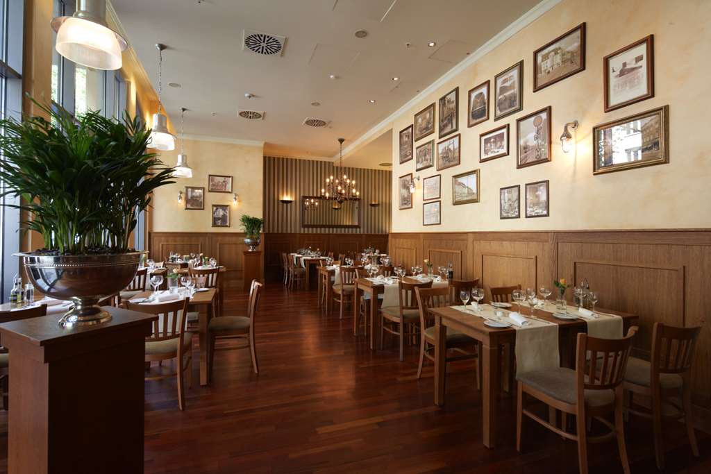 IntercityHotel Duesseldorf, Germany - Restaurant