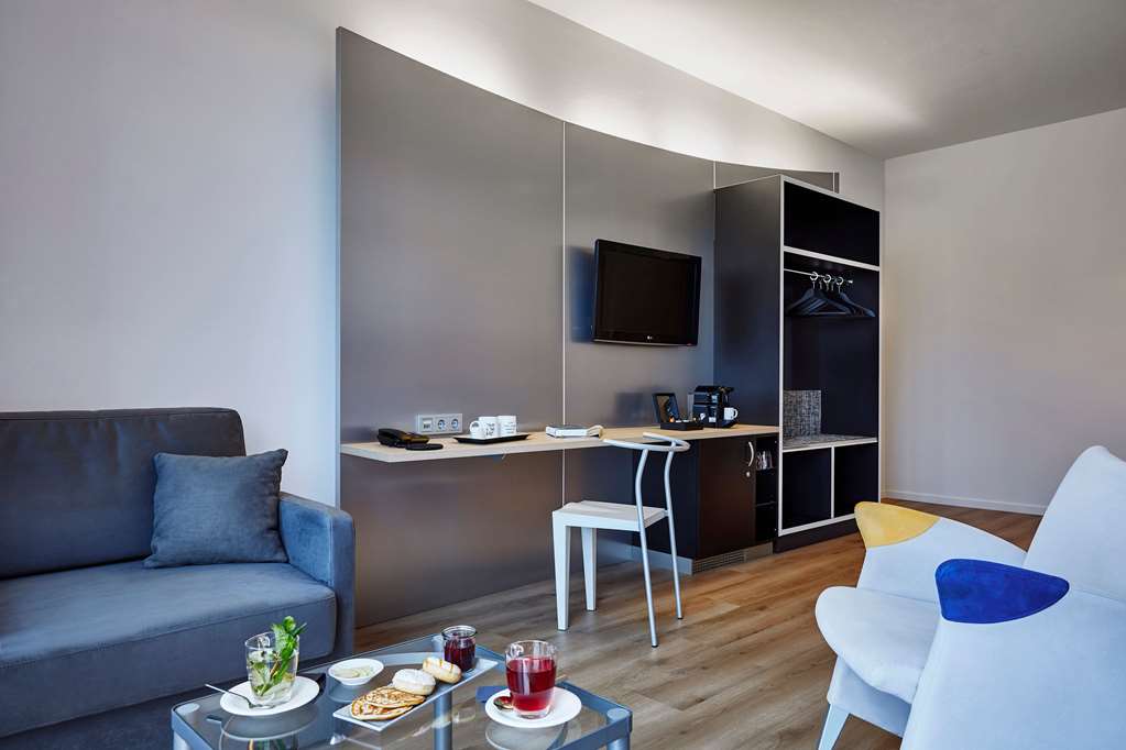 Guest room