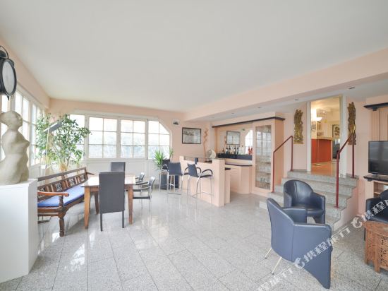 Hotel Interior/Public Areas