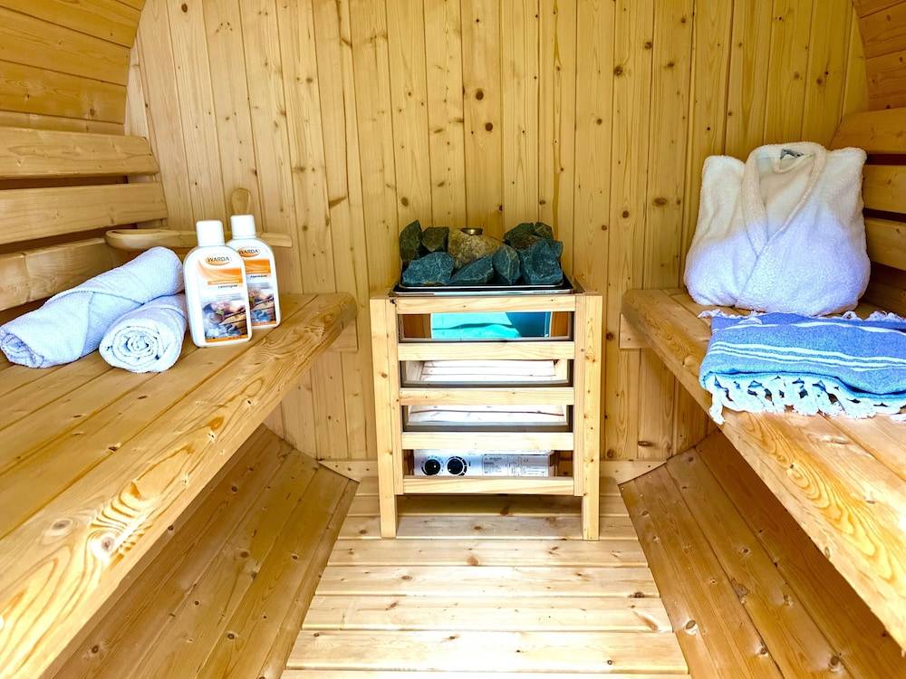Private spa tub