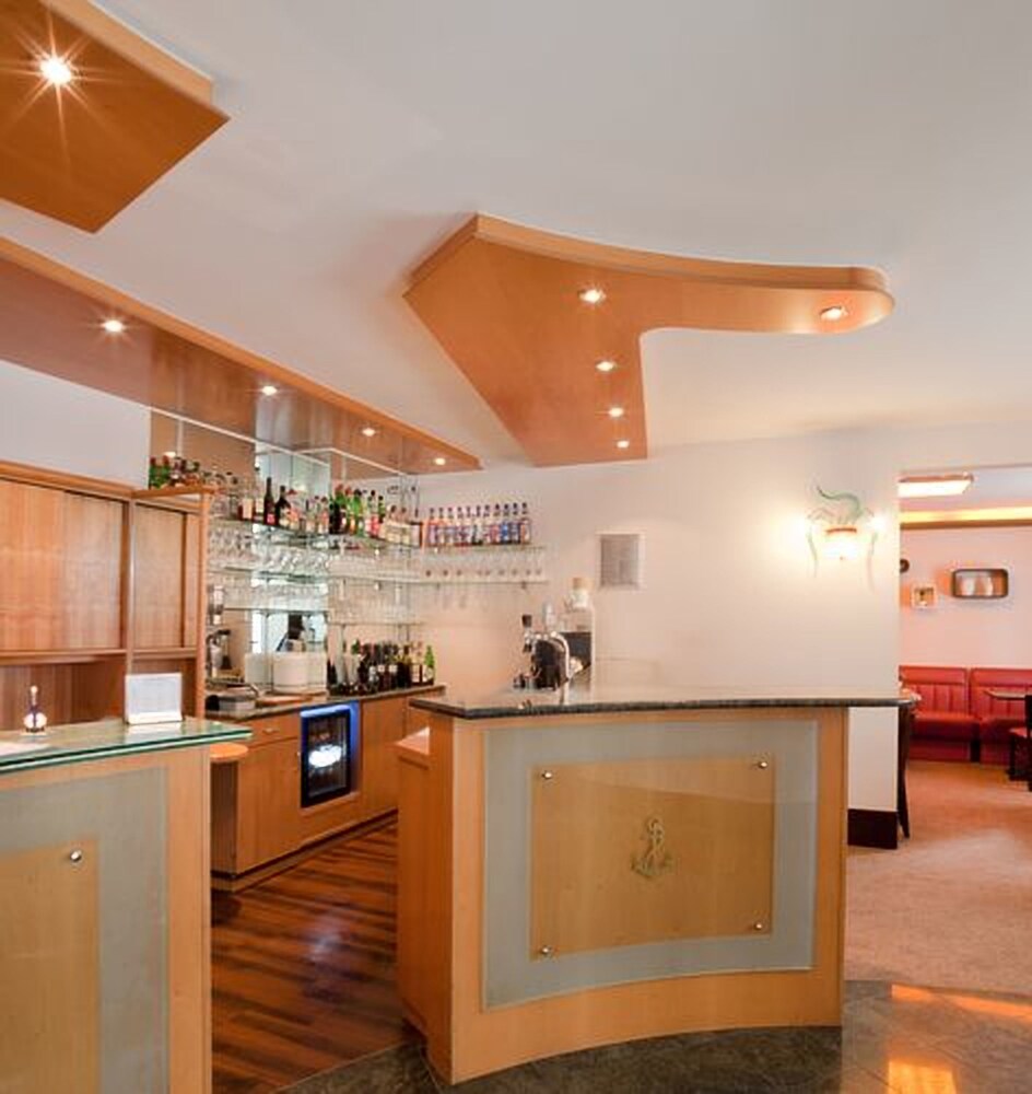 Hotel Bar