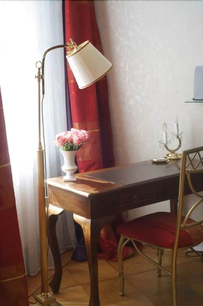 Room amenity