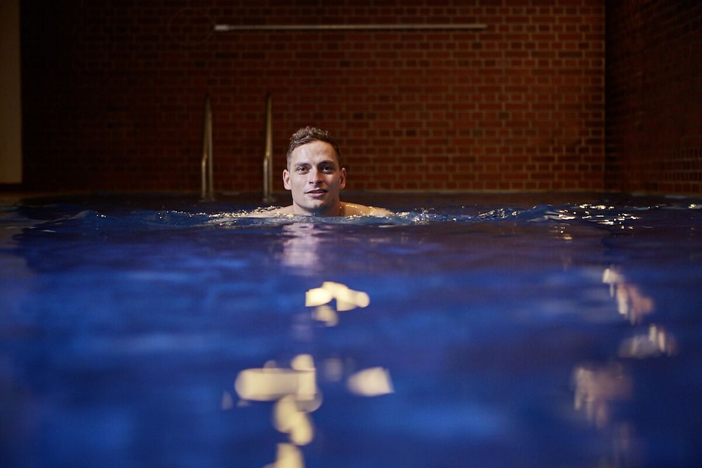 Exercise/lap pool