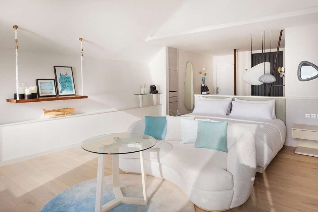 Guest room