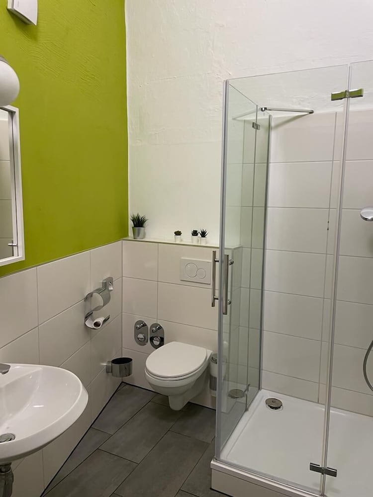 Bathroom shower
