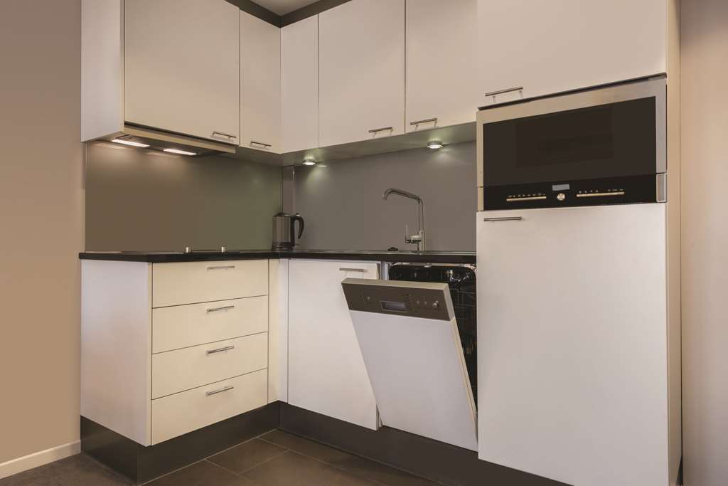 adina apartment hotel berlin mitte one bedroom apartment kitchen
