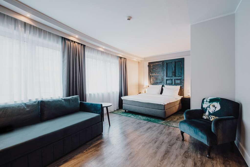 Guest room