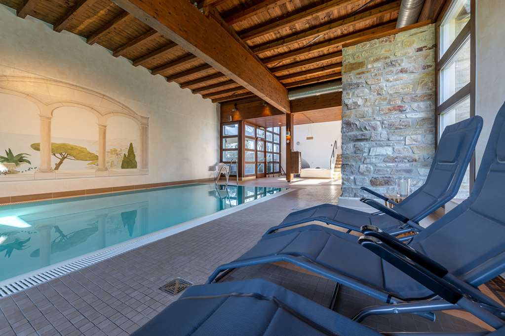 Pool area_TOP Hotel Jagdschloss Niederwald Ruedesheim