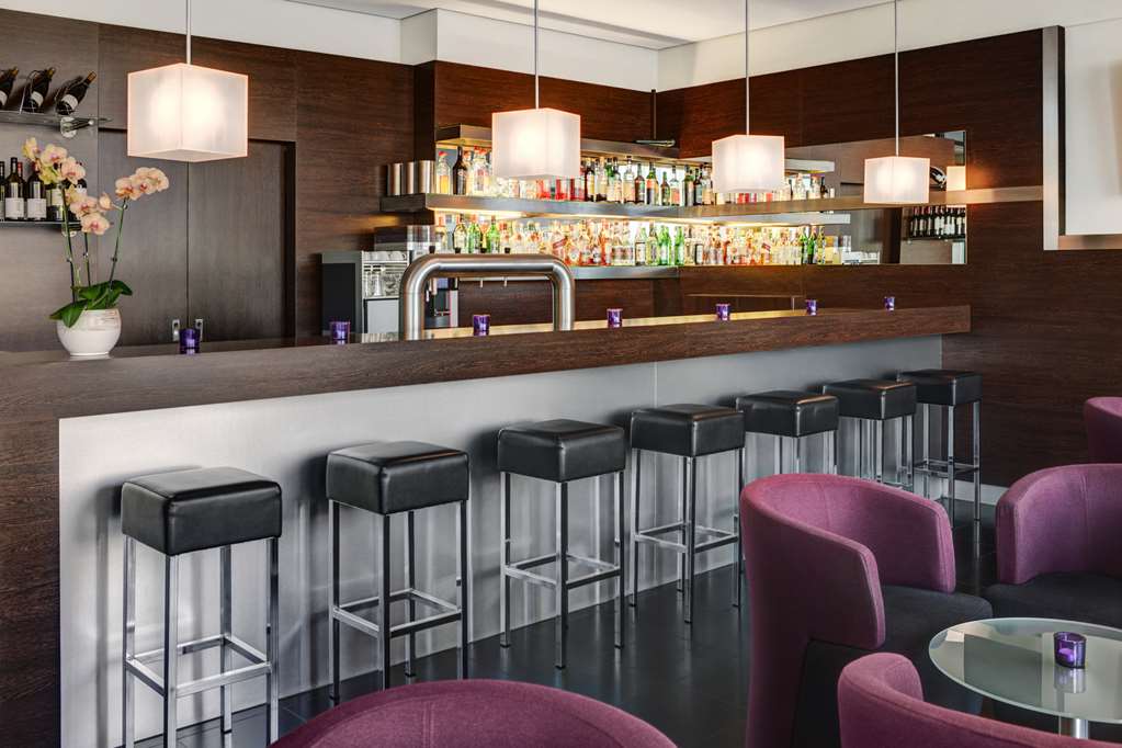 IntercityHotel Hamburg Hauptbahnhof, Germany - Hotel Bar