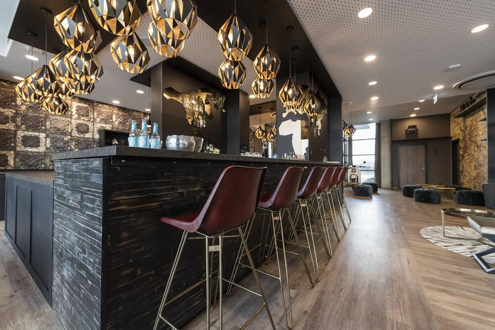 Hotel Bar