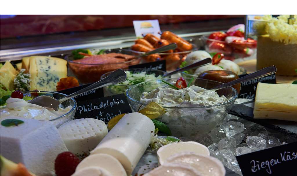 Wurst und Kaeseplatte