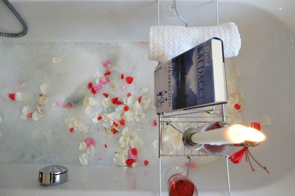 Deep soaking bathtub