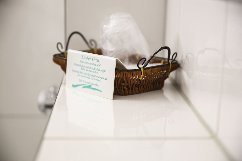 Bathroom amenities