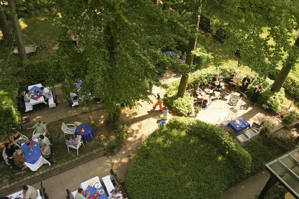 Childrens Play Area - Outdoor