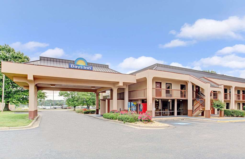 Days Inn by Wyndham Wilson - featured photo