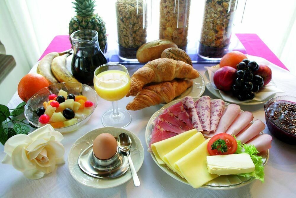 Breakfast buffet