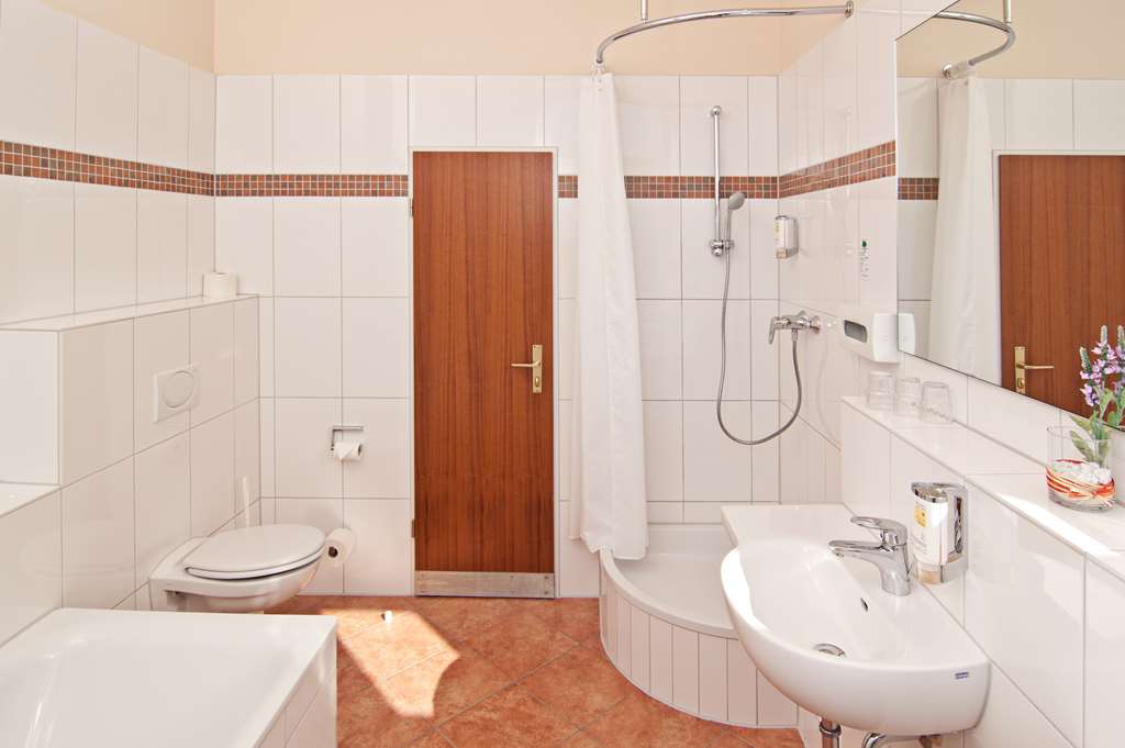 Bathroom-Novum Hotel Graf Moltke Hamburg