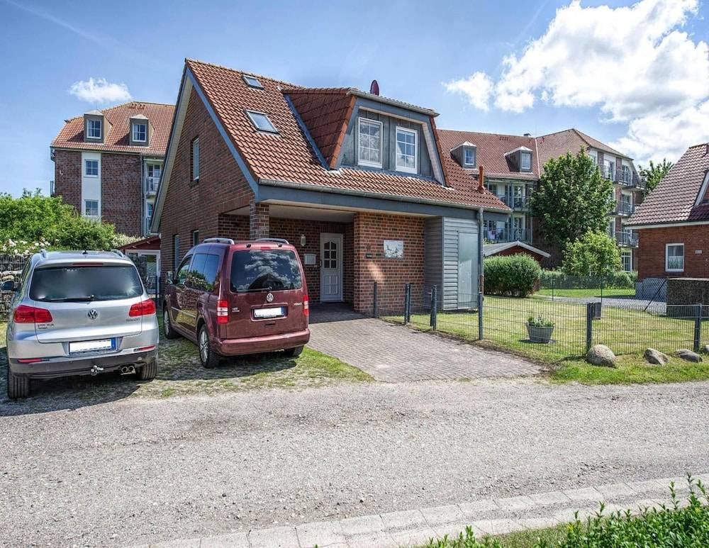 Apartment in Friedrichskoog Spitze with parking space