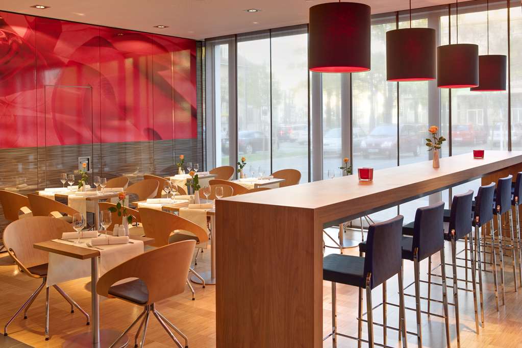 IntercityHotel Darmstadt, Germany - Bar / Lounge