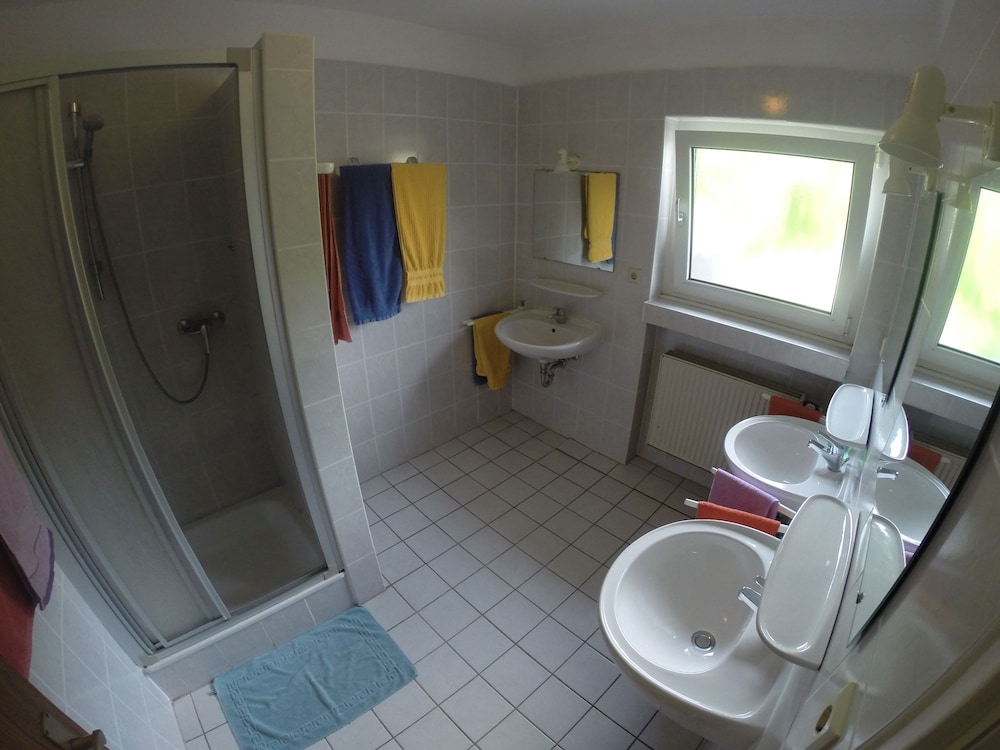 Bathroom amenities