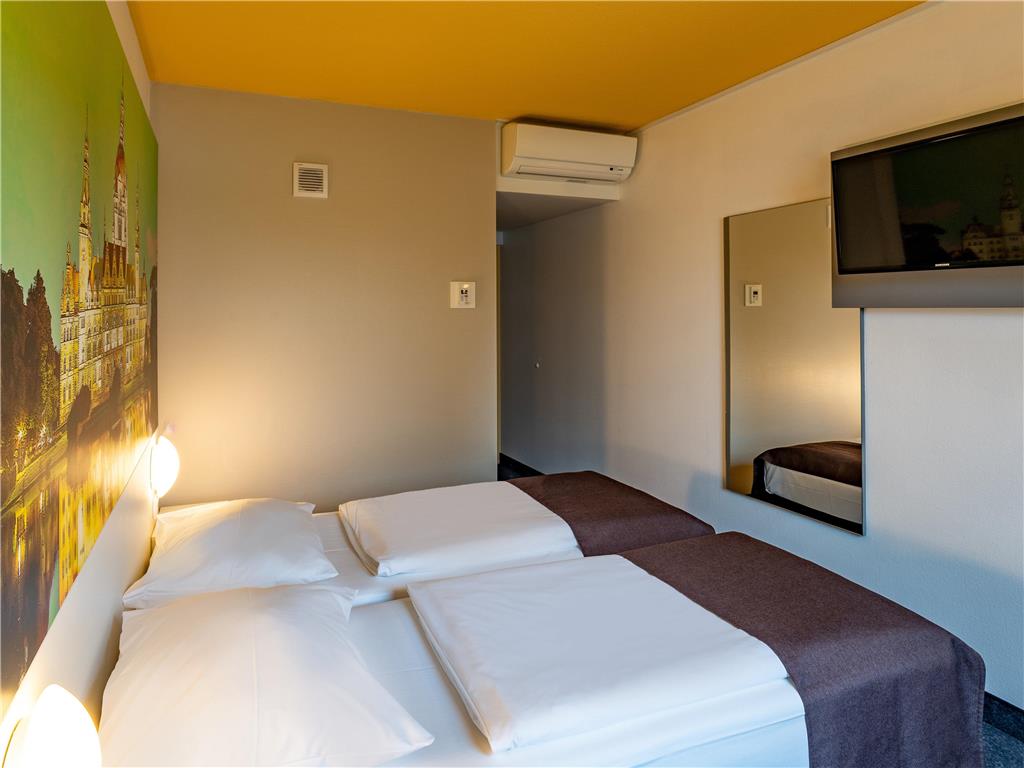 Guest room
