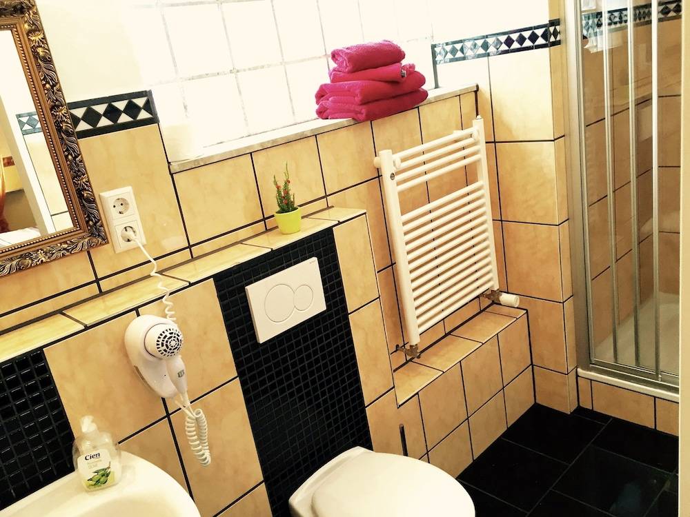 Bathroom amenities