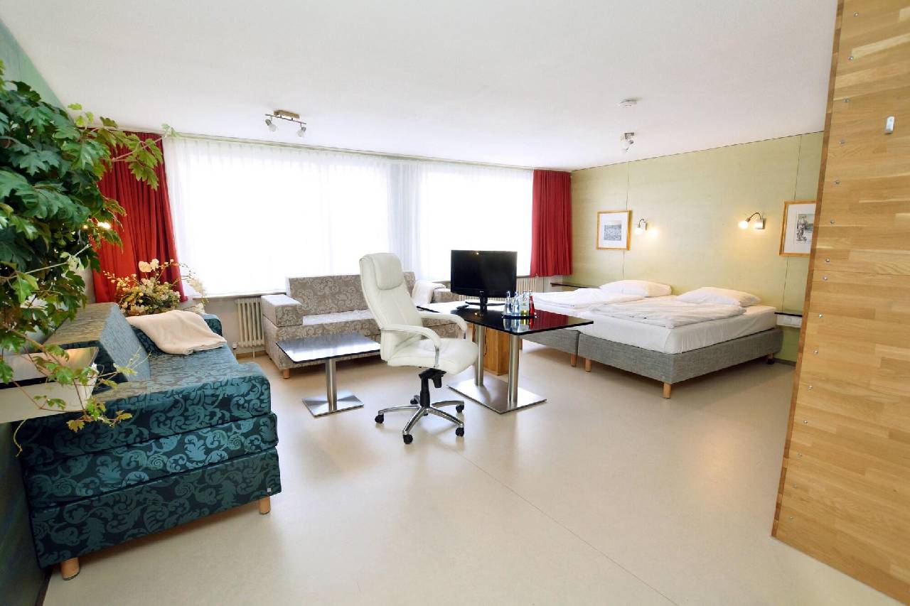 Guest room