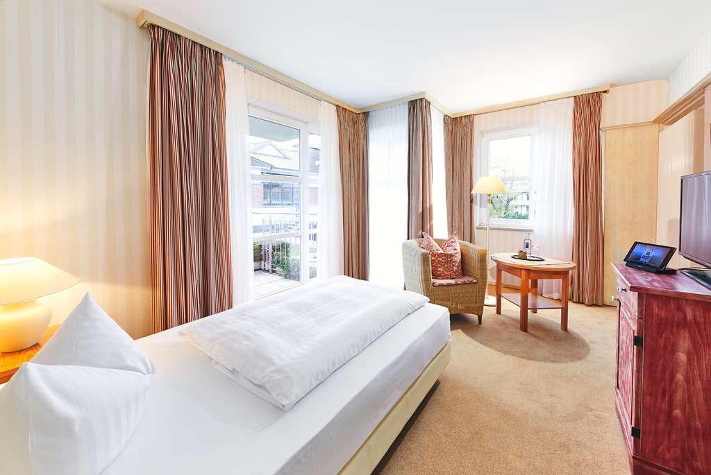 Standard room with single bed