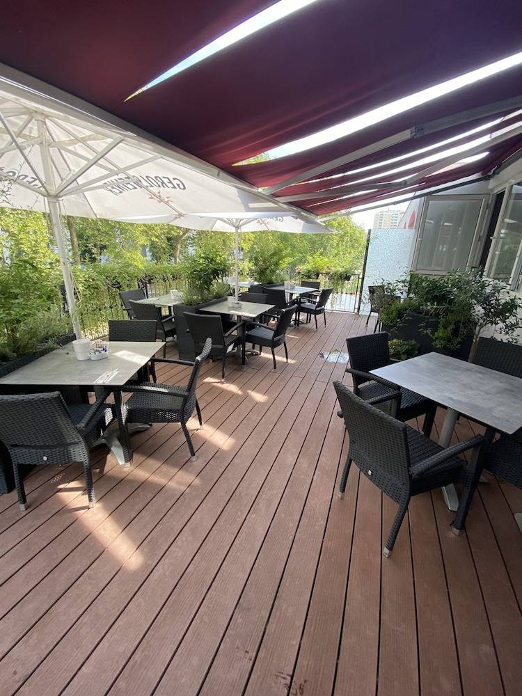 Sundeck