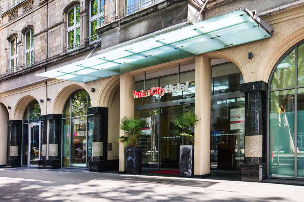 IntercityHotel Duesseldorf, Germany, exterior view
