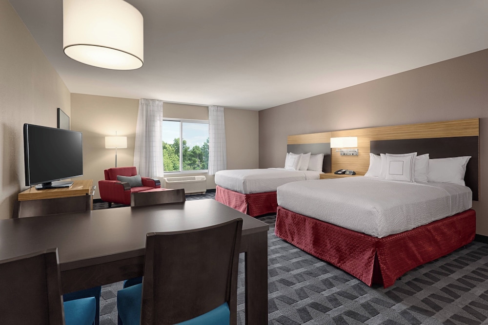 TownePlace Suites Charleston Mt. Pleasant - photo 5