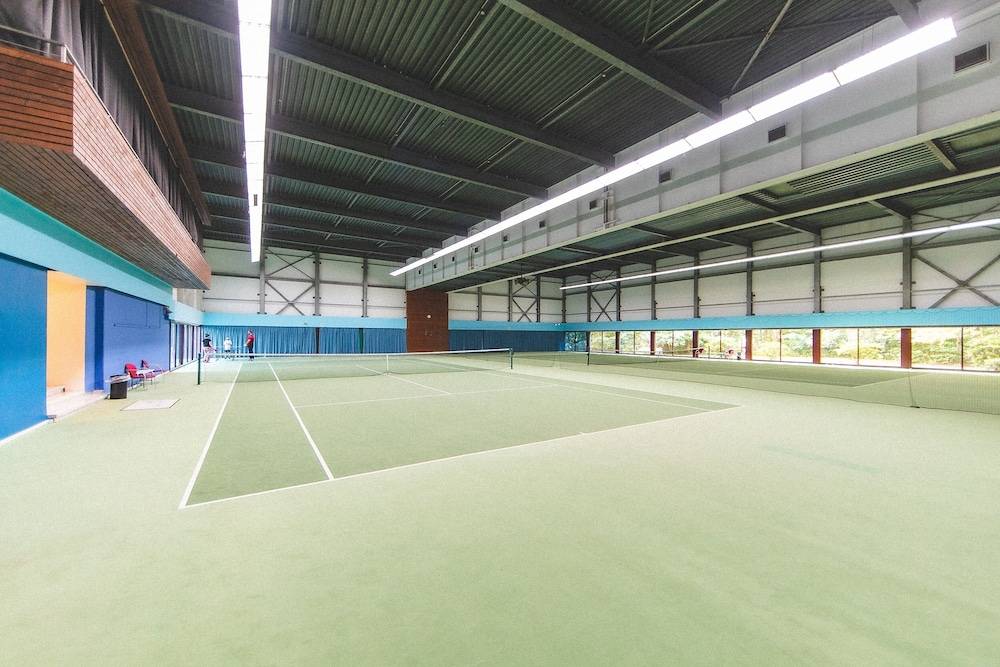 Tennis court