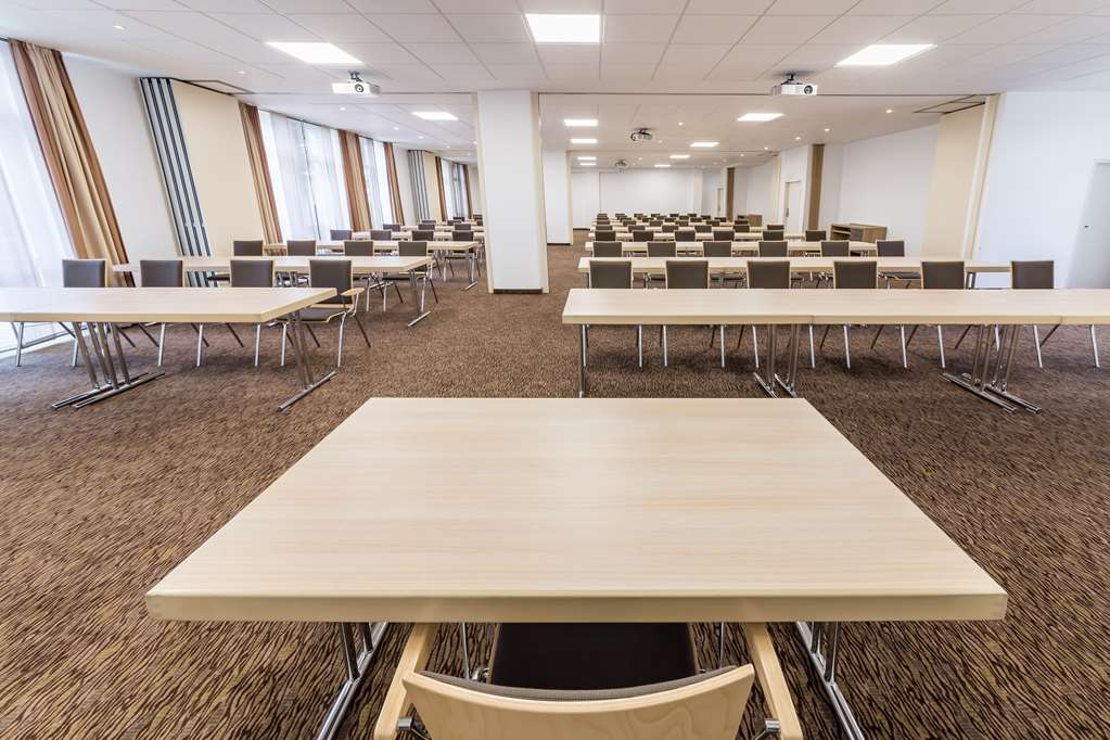 Meeting room theater set-up