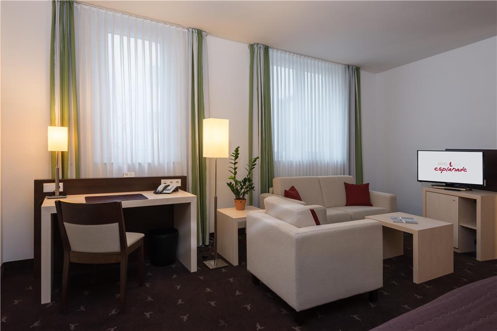 Esplanade Zimmer Retusche