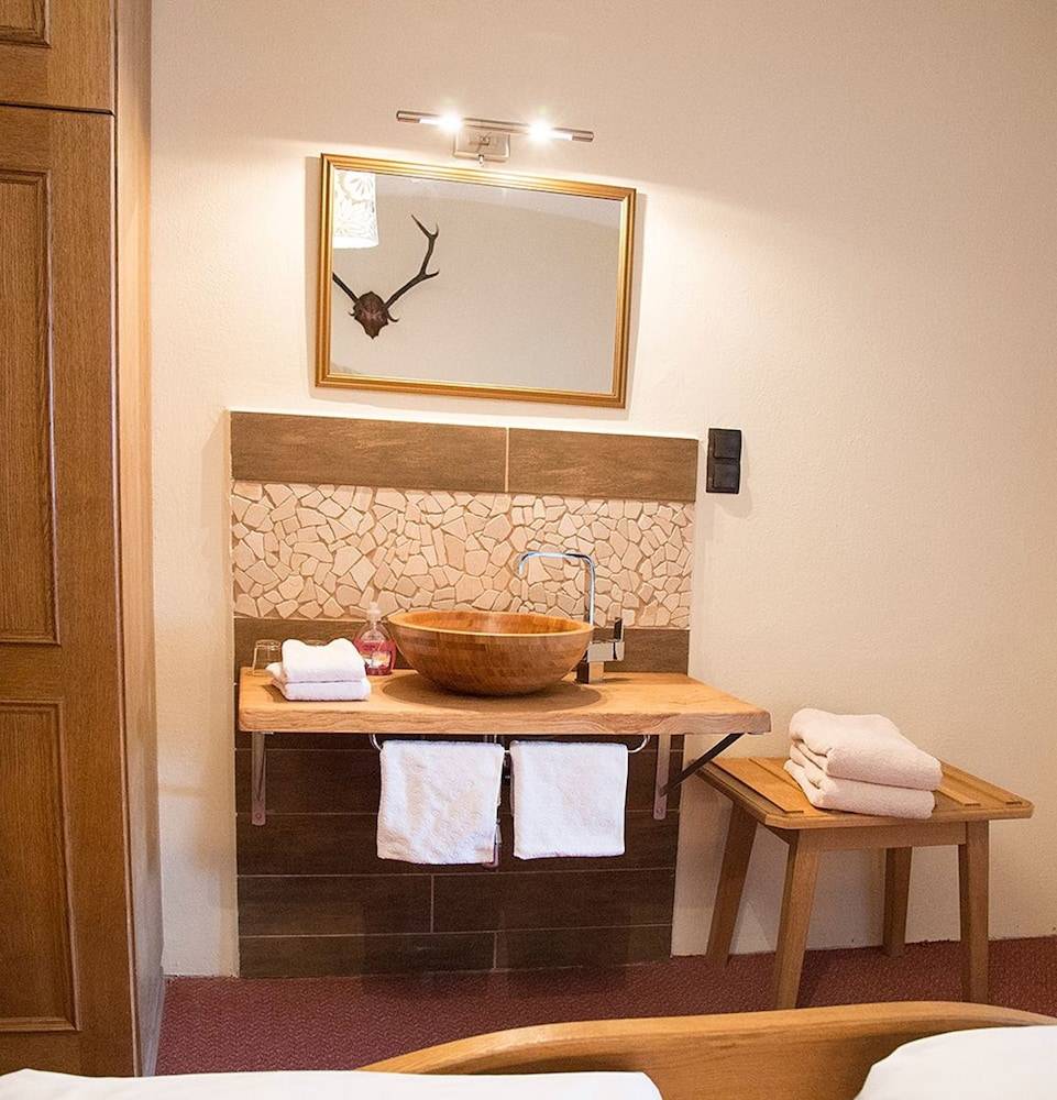Bathroom amenities
