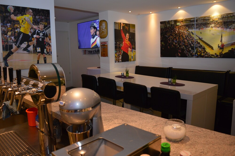 Hotel Bar